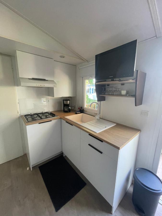 Mobil-Home Au Pied Du Luberon La Roque-d'Antheron Eksteriør billede