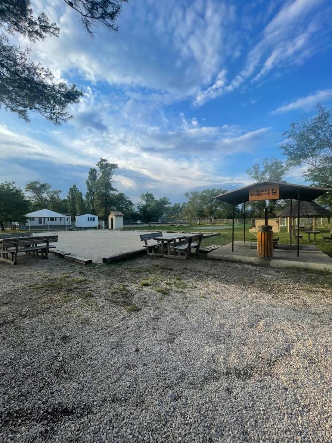 Mobil-Home Au Pied Du Luberon La Roque-d'Antheron Eksteriør billede