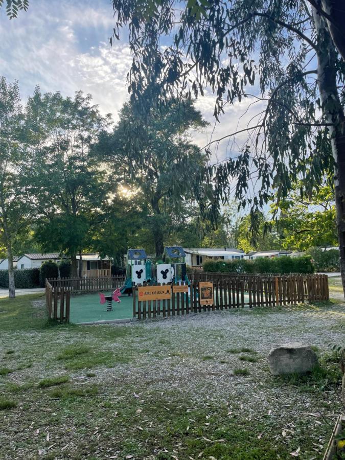 Mobil-Home Au Pied Du Luberon La Roque-d'Antheron Eksteriør billede